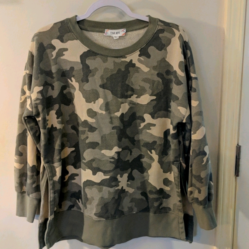 Sweatshirt